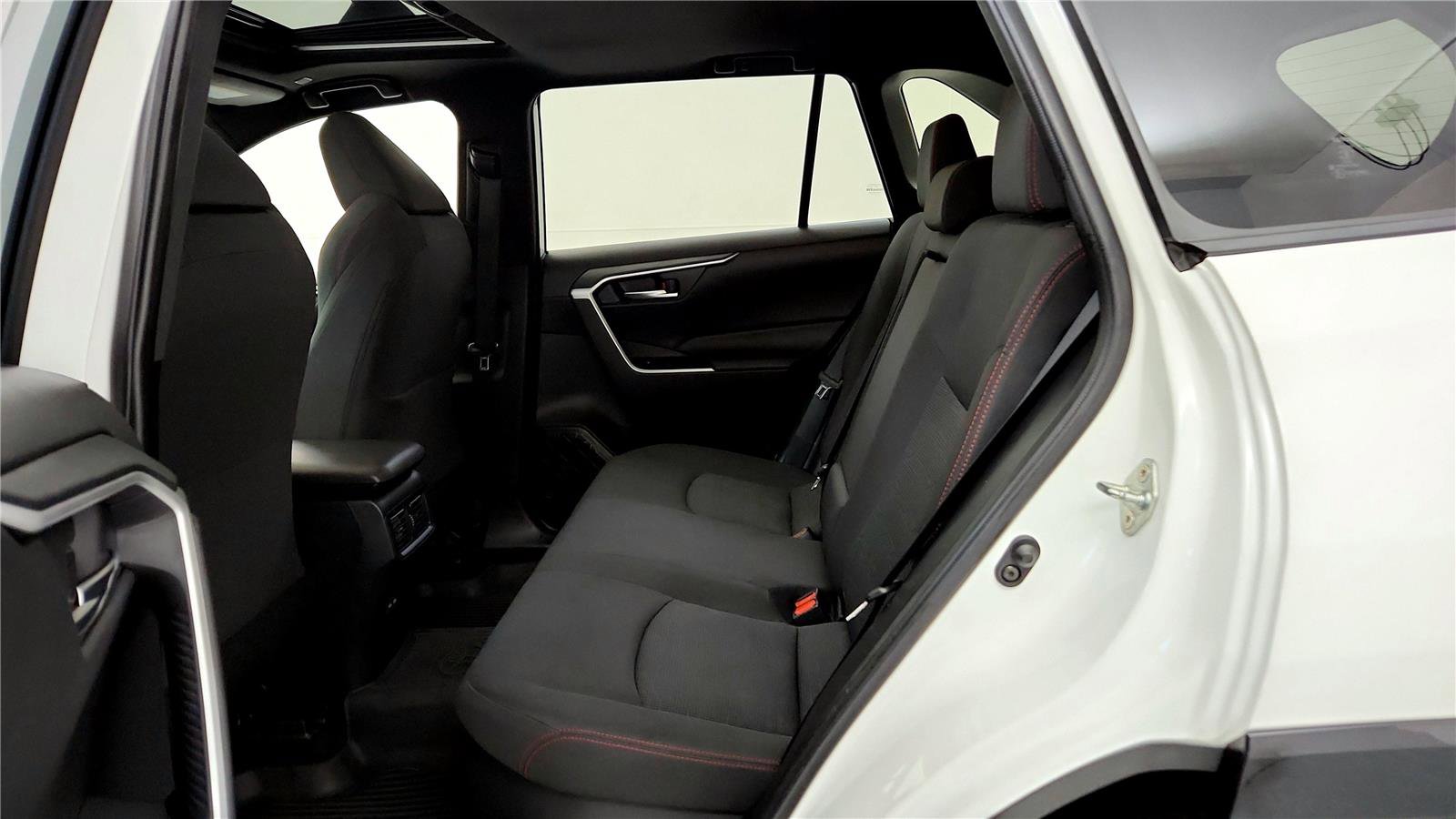 Used 2024 Toyota RAV4 SE w/ Weather & Moonroof Package image 29