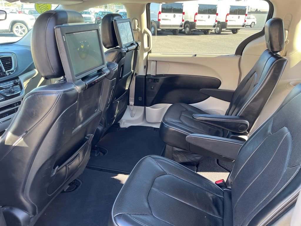 Used 2018 Chrysler Pacifica Limited w/ Tire & Wheel Group image 18