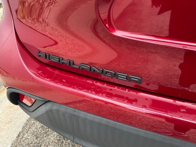 Used 2021 Toyota Highlander XLE AWD/4WD image 48
