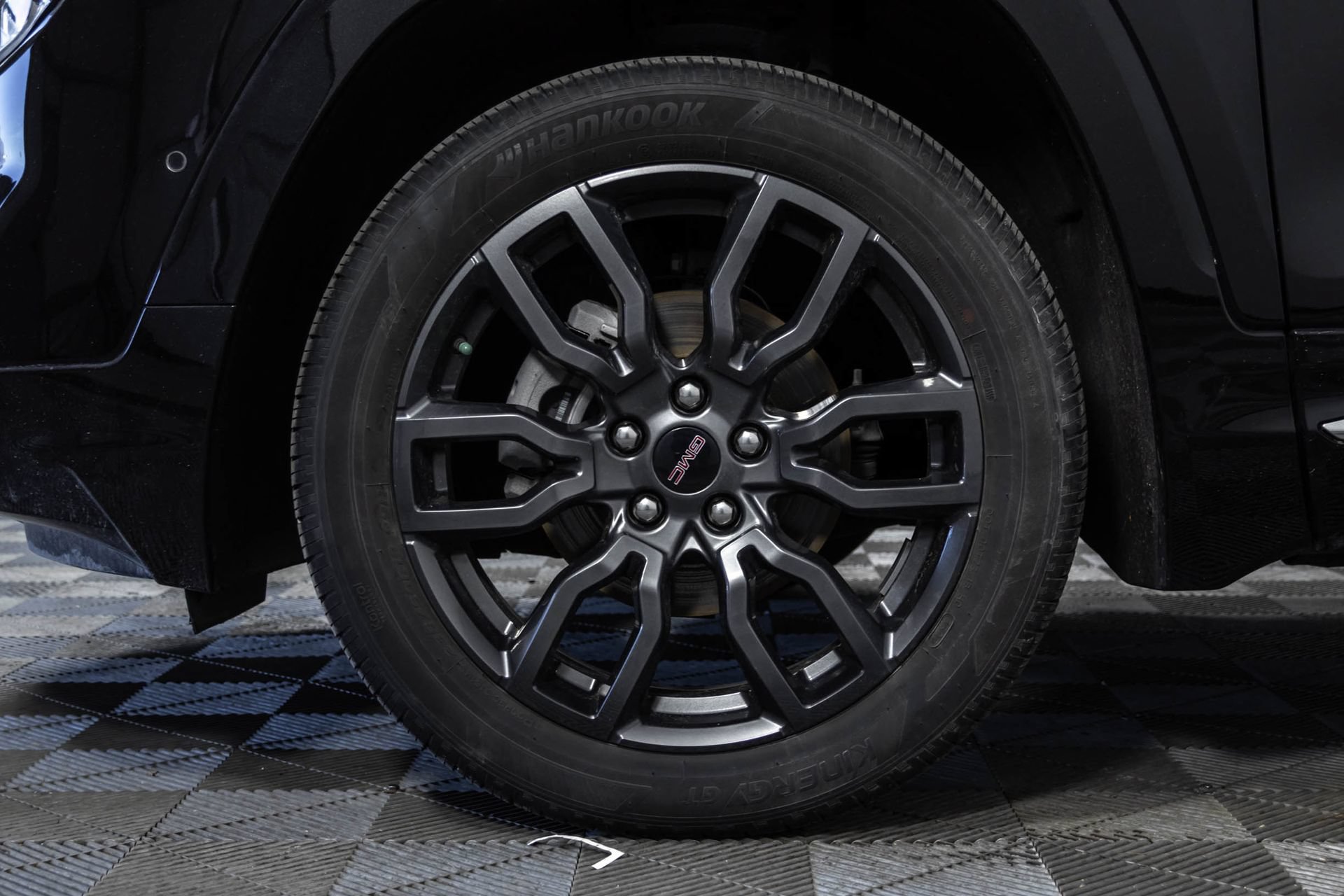 Used 2023 GMC Terrain Denali w/ Black Diamond Edition AWD/4WD image 44