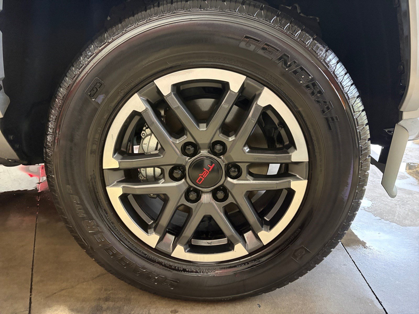Certified 2025 Toyota Tacoma TRD Sport w/ TRD Sport Premium Package AWD/4WD image 31
