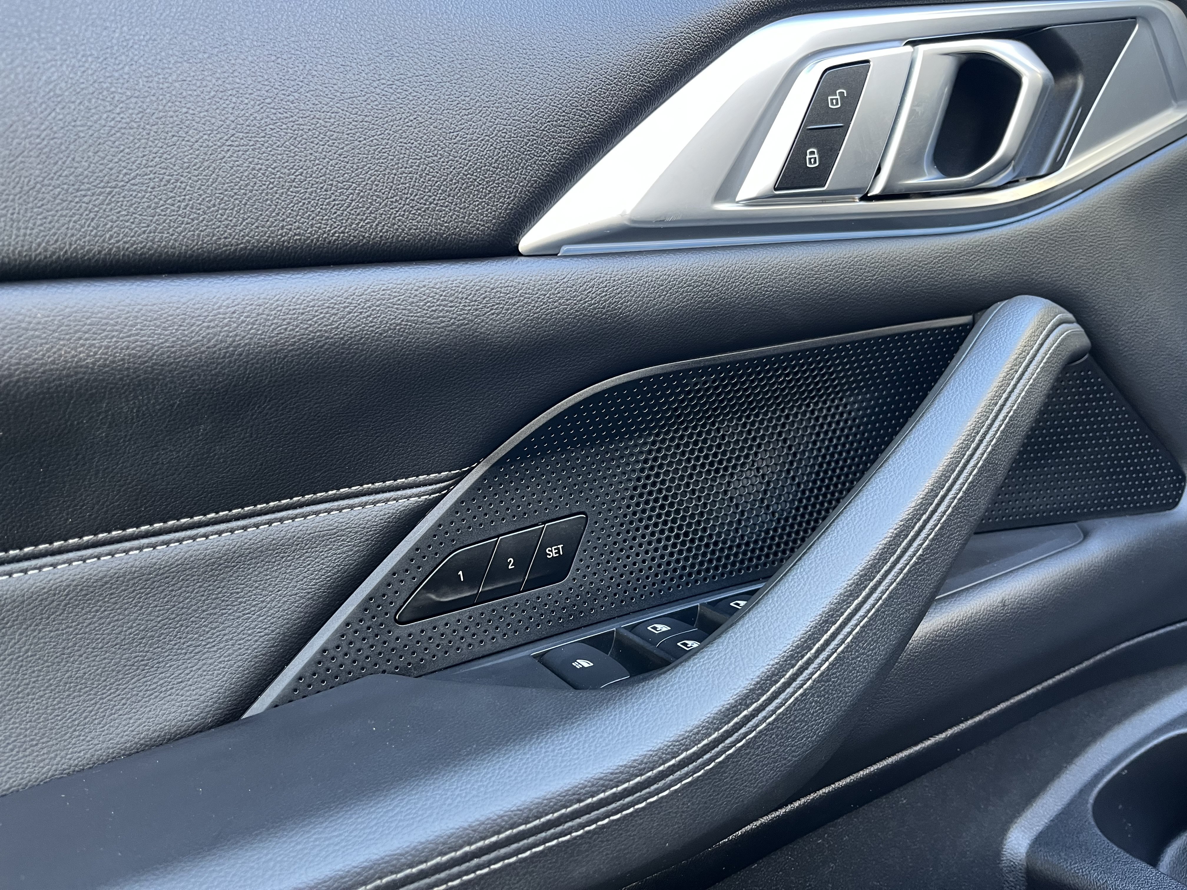 Used 2025 BMW 430i Convertible w/ Premium Package RWD image 13