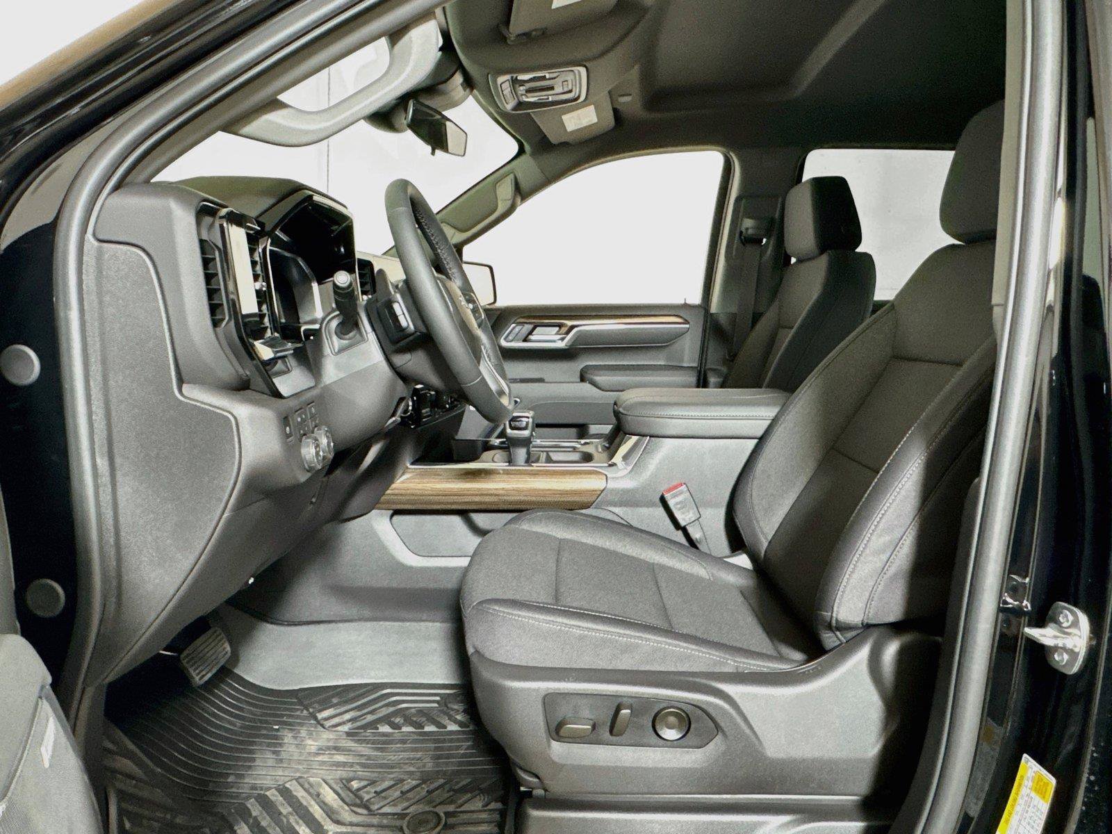 New 2026 Chevrolet Silverado 1500 LT Trail Boss w/ Convenience Package II AWD/4WD image 11
