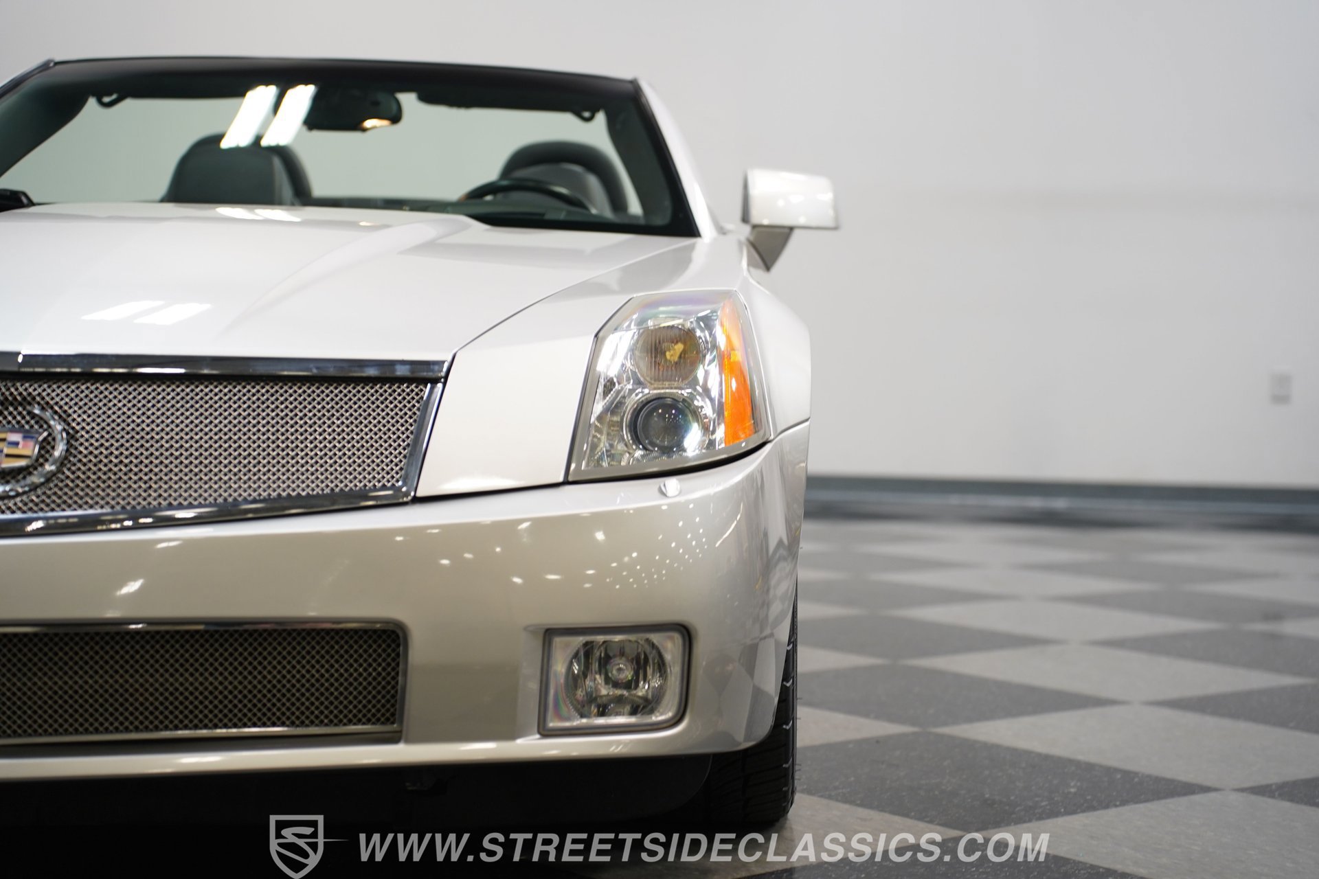 Used 2006 Cadillac XLR V image 19
