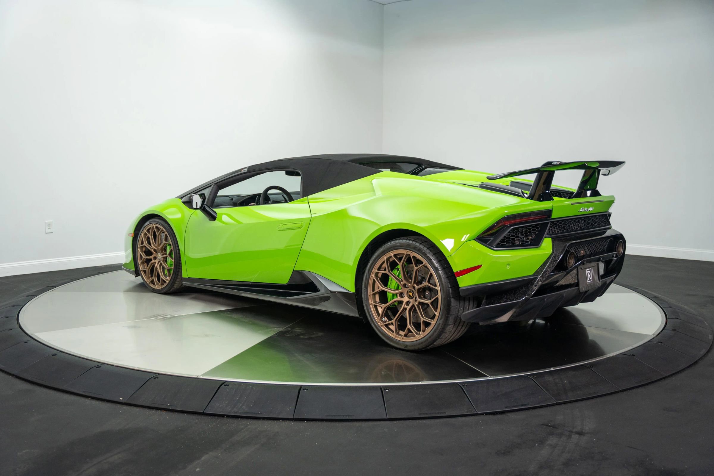 Used 2019 Lamborghini Huracan Performante image 15