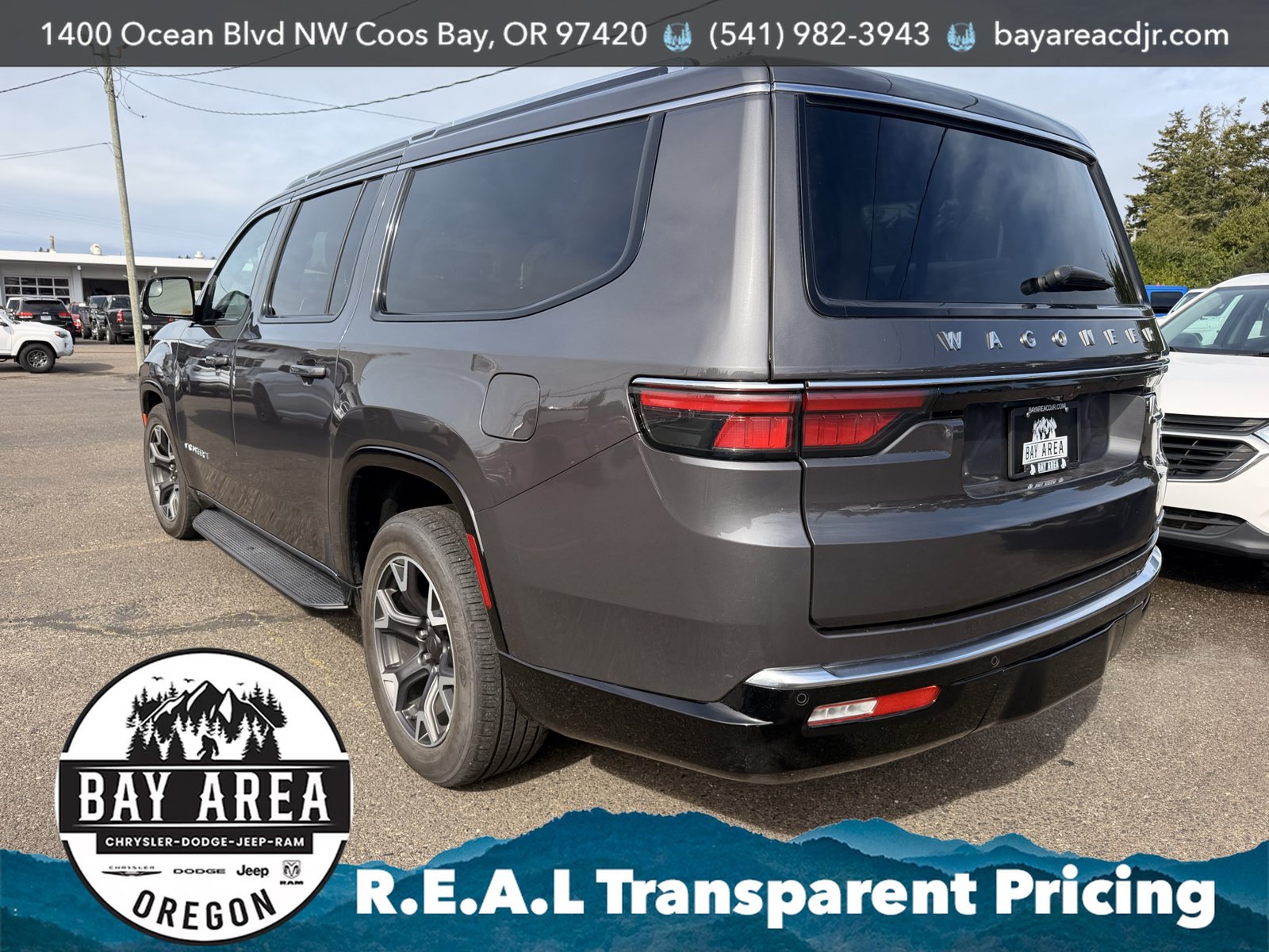 Used 2024 Jeep Wagoneer L Series III w/ Flexible Seating Group AWD/4WD image 9