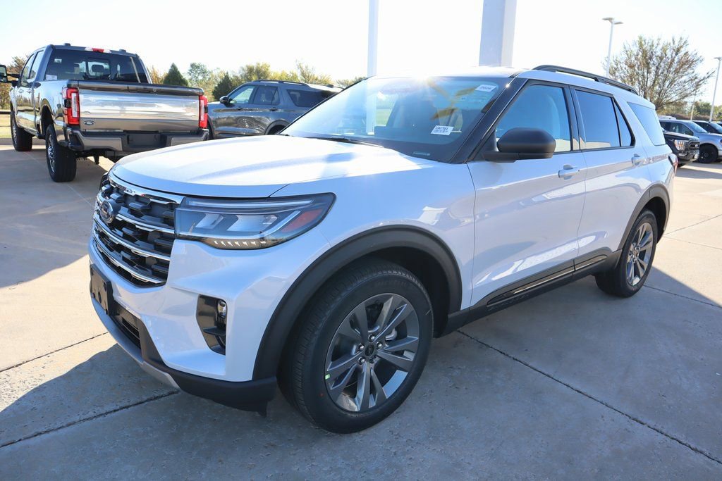 New 2026 Ford Explorer Active w/ Active Comfort Package image 12