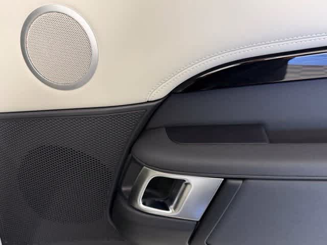 New 2026 Land Rover Discovery S AWD/4WD image 27