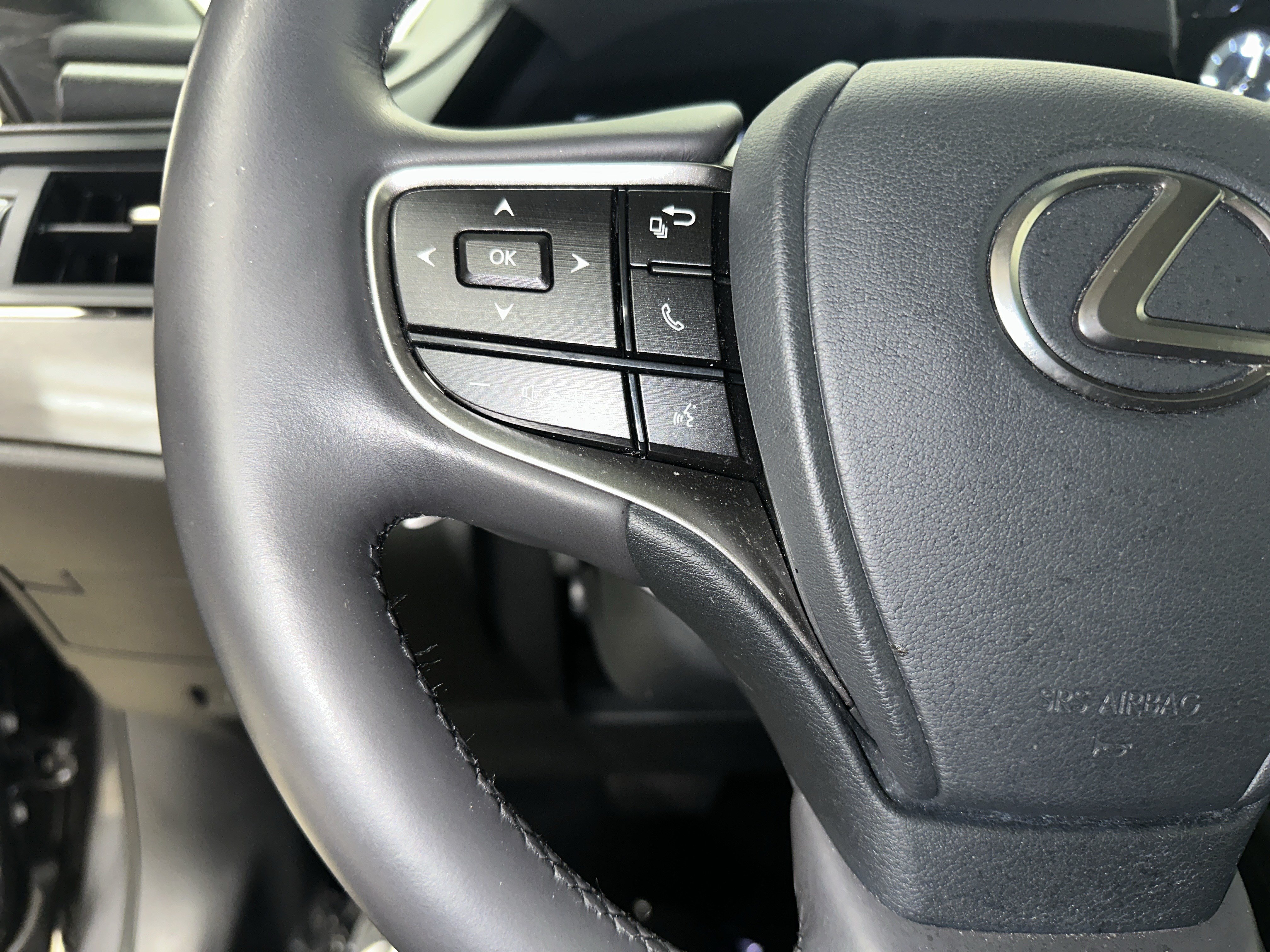 Certified 2024 Lexus ES 250 w/ Premium Package AWD/4WD image 19