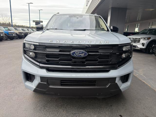 Certified 2025 Ford Expedition Active AWD/4WD image 2