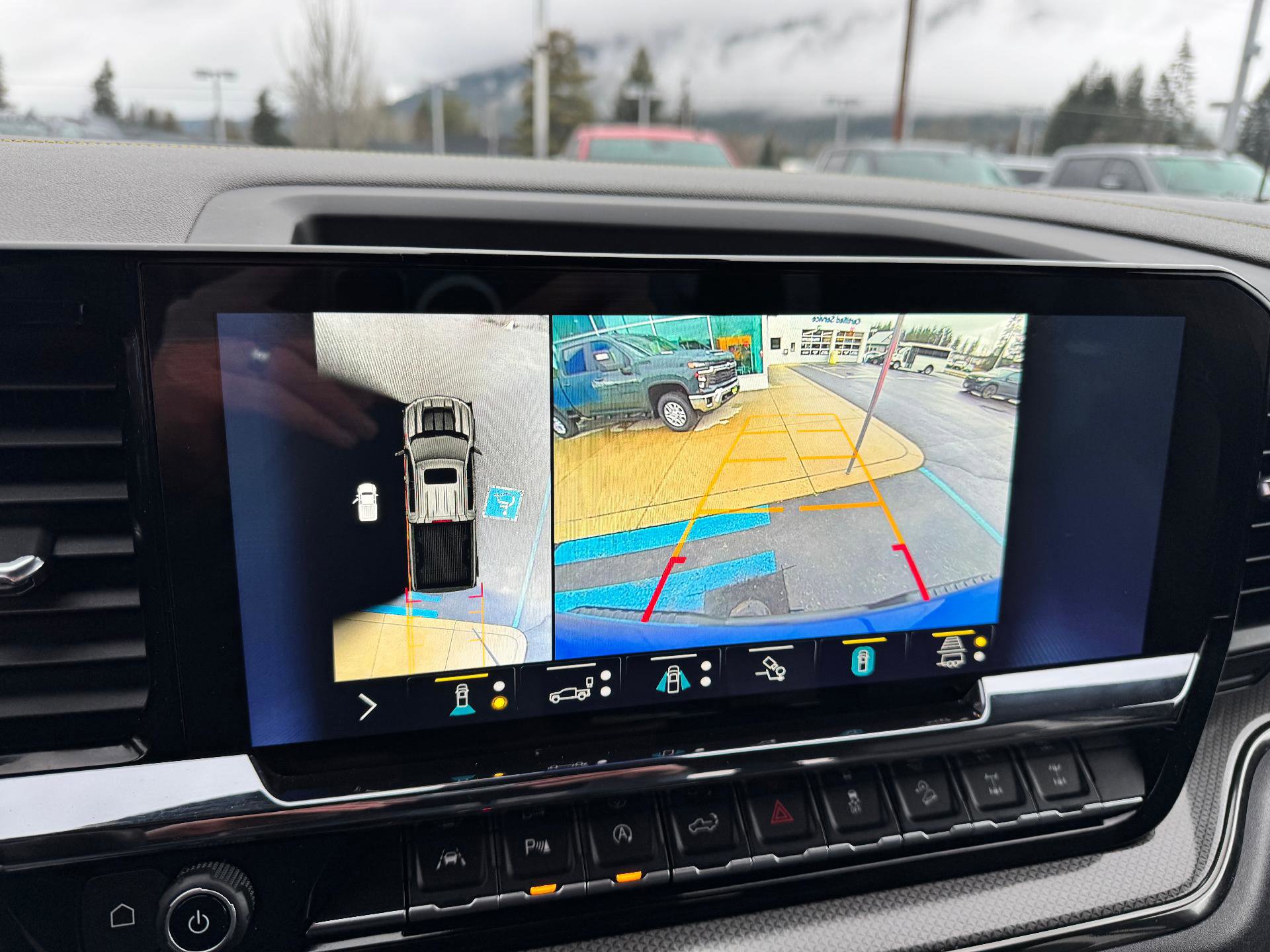 Used 2022 Chevrolet Silverado 1500 ZR2 w/ Technology Package image 31