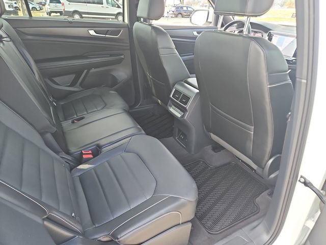 Used 2024 Volkswagen Atlas Cross Sport SEL R-Line image 27