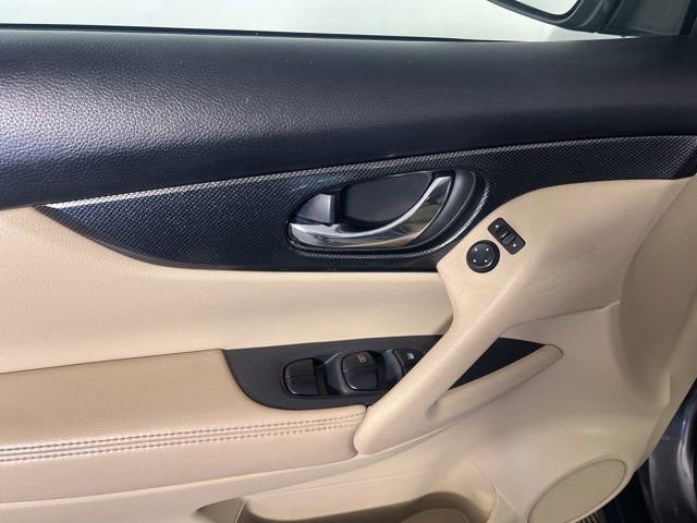 Used 2015 Nissan Rogue SL image 16