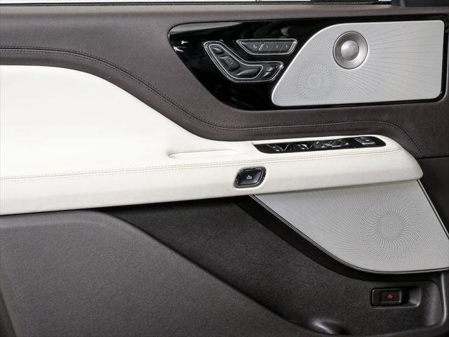 Used 2023 Lincoln Aviator Black Label w/ Class IV Trailer Tow Package AWD/4WD image 6