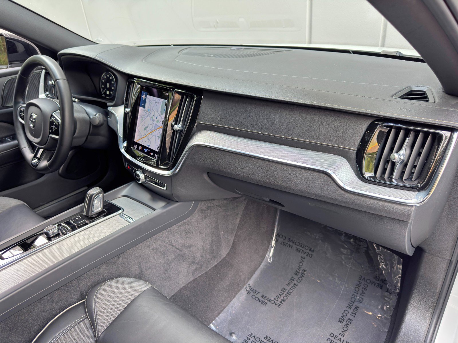 Used 2022 Volvo S60 B5 R-Design w/ Climate Package FWD image 14