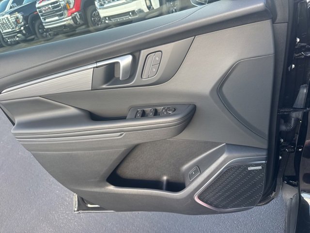 Used 2025 Buick Enclave Preferred image 17