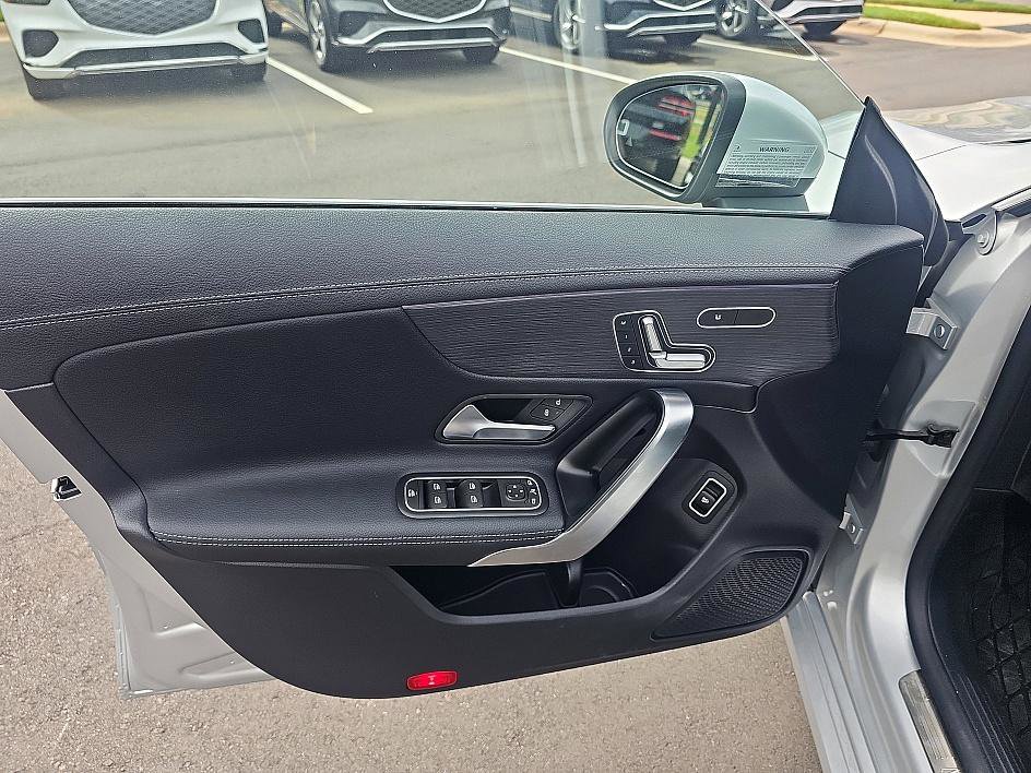 Used 2023 Mercedes-Benz CLA 250 4MATIC image 10