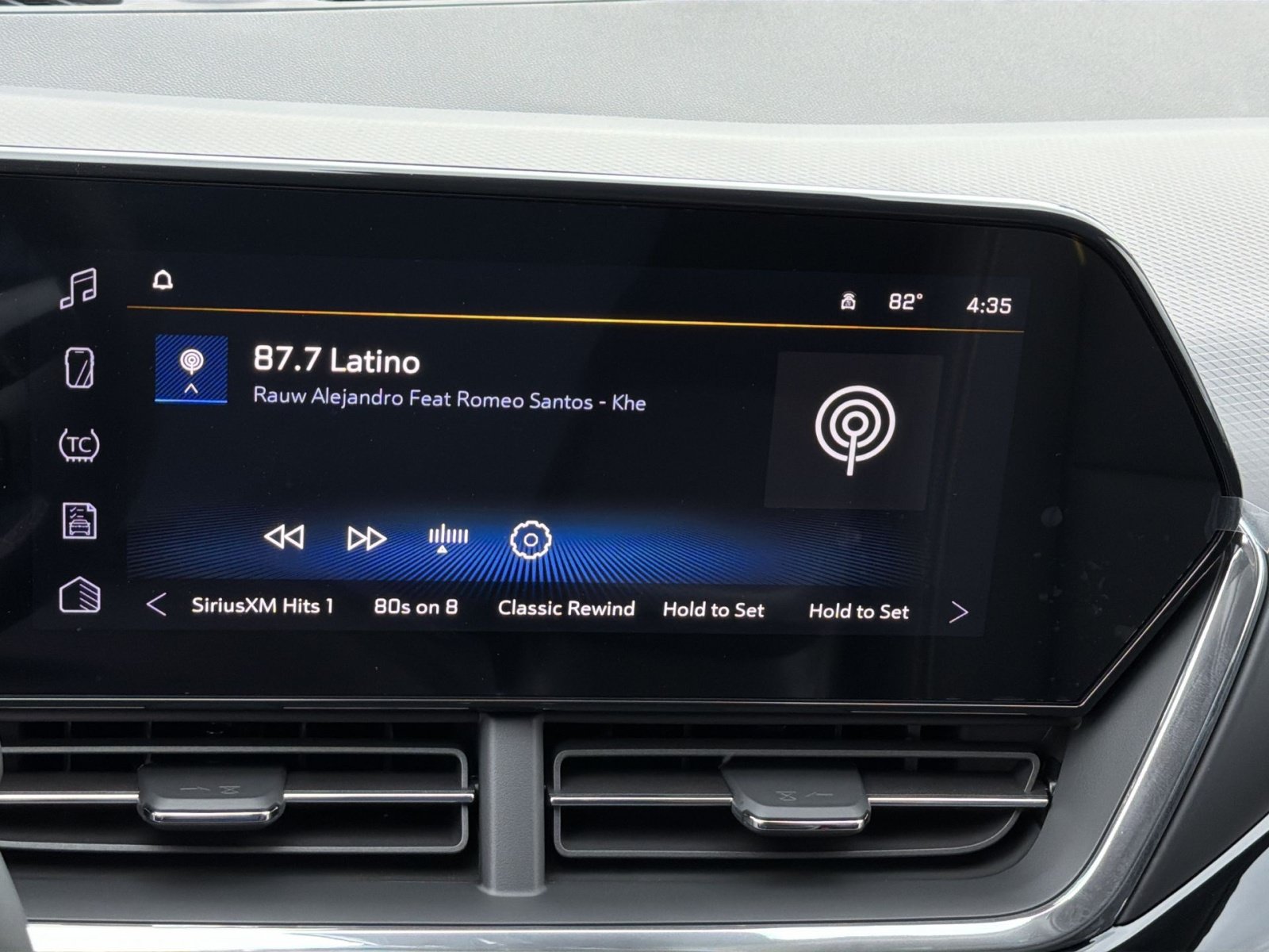 New 2026 Chevrolet Trax ACTIV w/ Sunroof Package FWD image 18