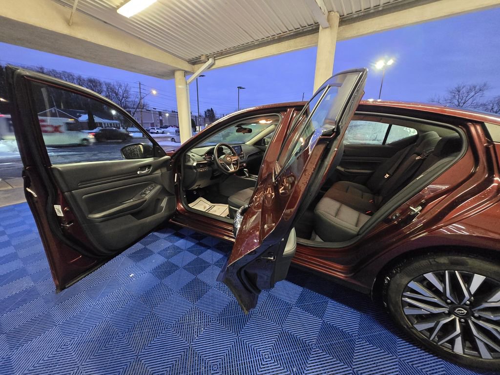 Used 2024 Nissan Altima 2.5 SV image 22