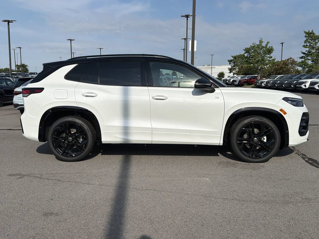 New 2026 Volkswagen Tiguan SE R-Line FWD image 6