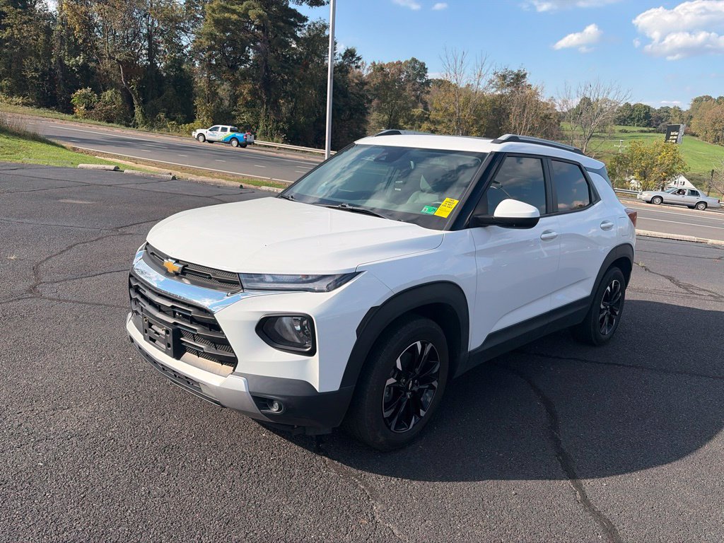 Used 2021 Chevrolet TrailBlazer LT w/ Sun and Liftgate Package FWD image 4
