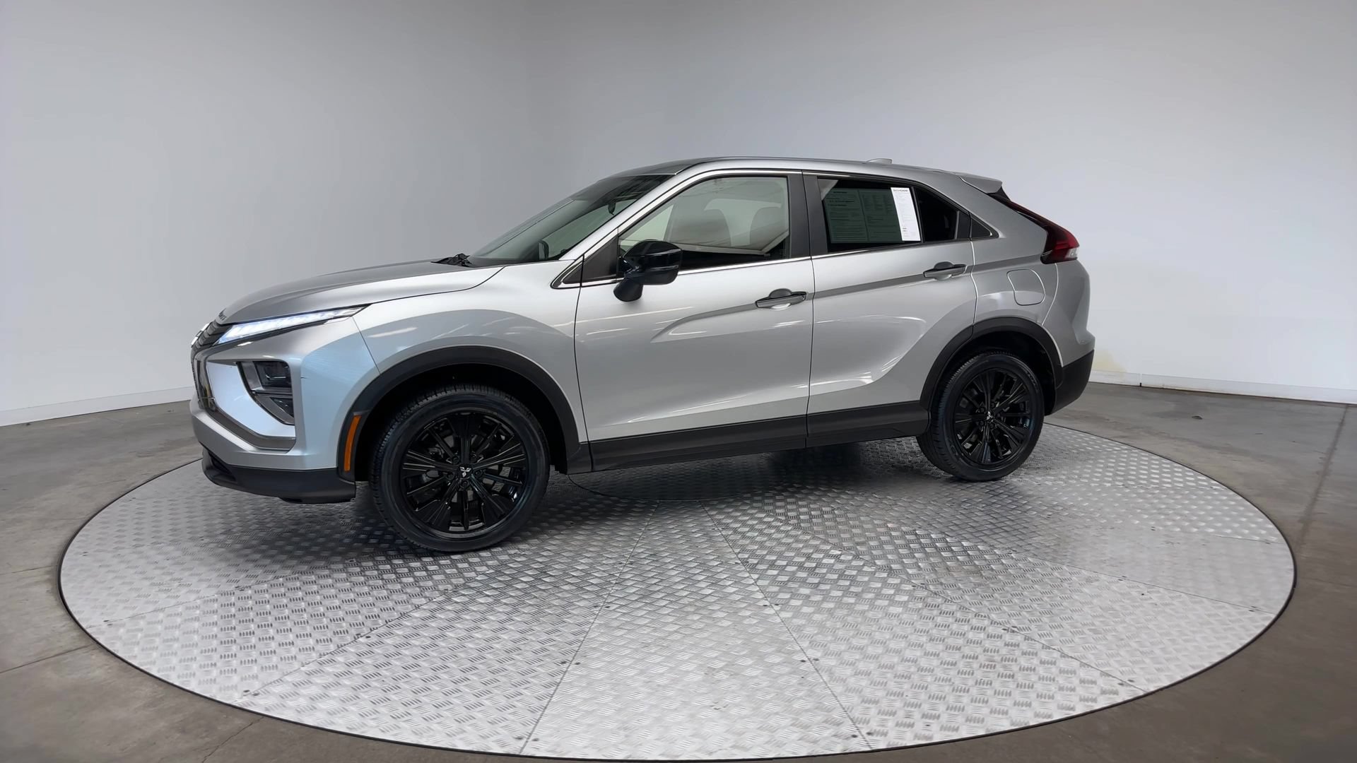 Used 2022 Mitsubishi Eclipse Cross LE AWD/4WD image 4