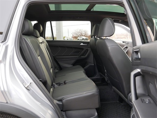 Certified 2024 Volkswagen Tiguan SE R-Line image 19