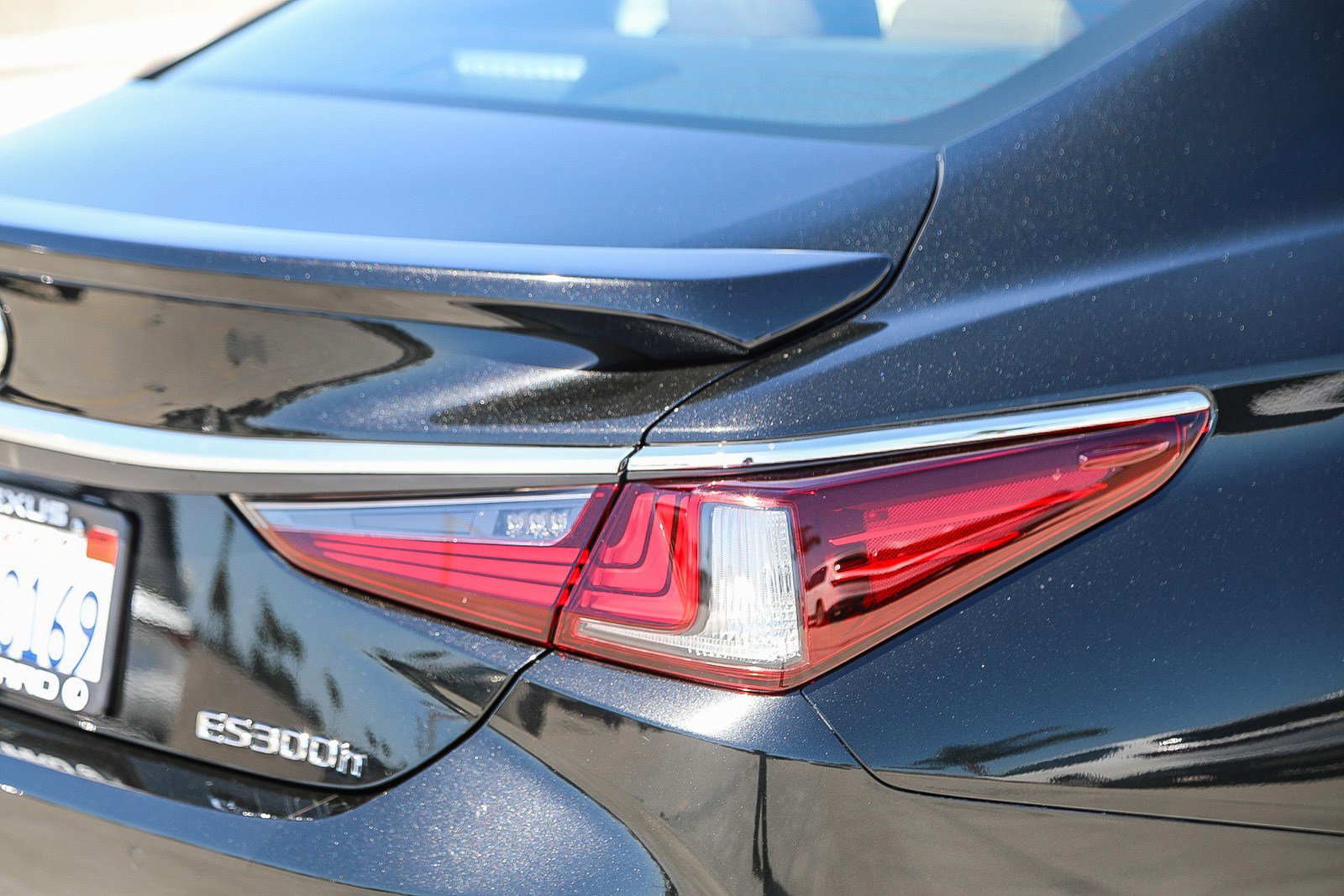 Used 2025 Lexus ES 300h w/ Premium Package image 9