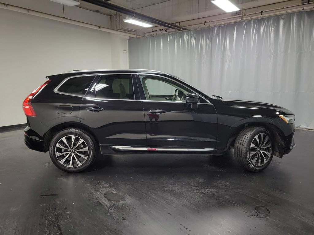 Used 2023 Volvo XC60 B5 Plus FWD image 9
