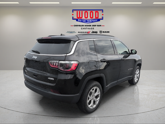 Used 2024 Jeep Compass Latitude AWD/4WD image 7