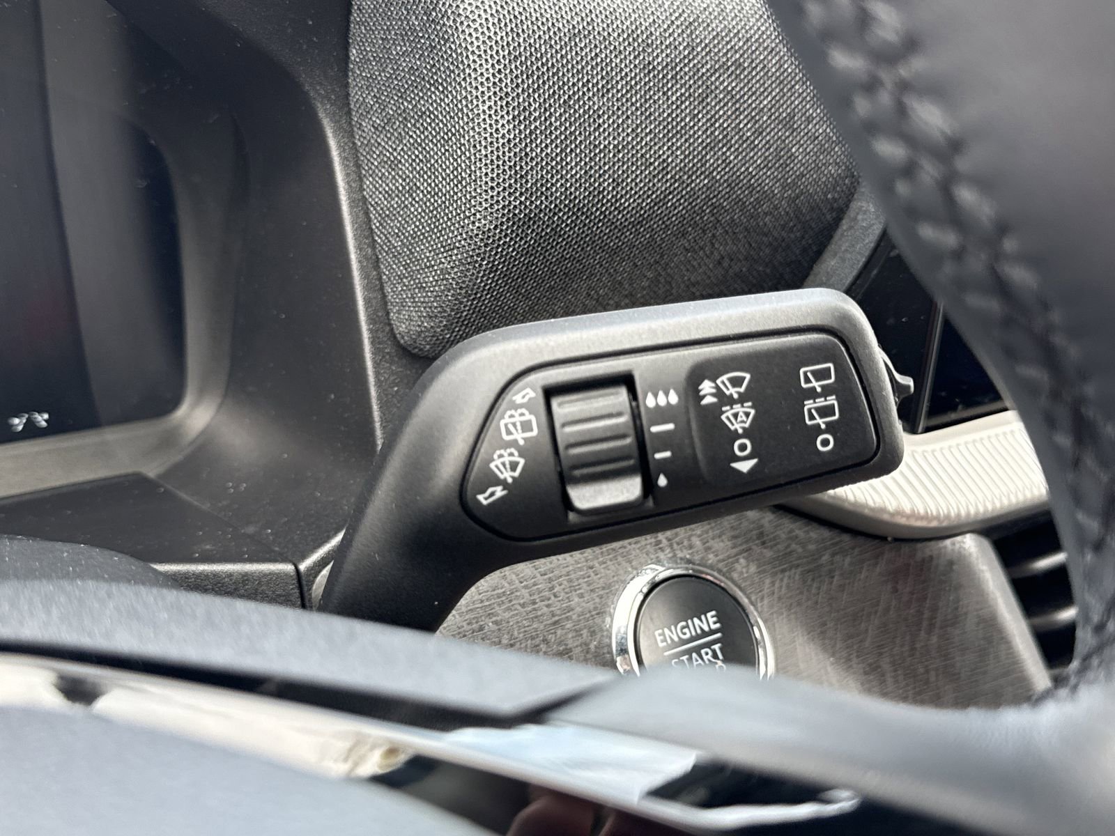 Used 2025 Ford Explorer Platinum w/ Ultimate Package RWD image 19