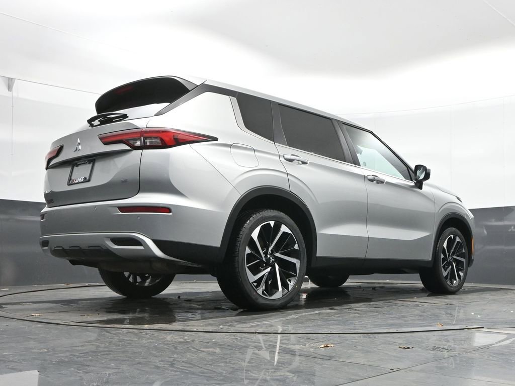 Used 2024 Mitsubishi Outlander SE image 44