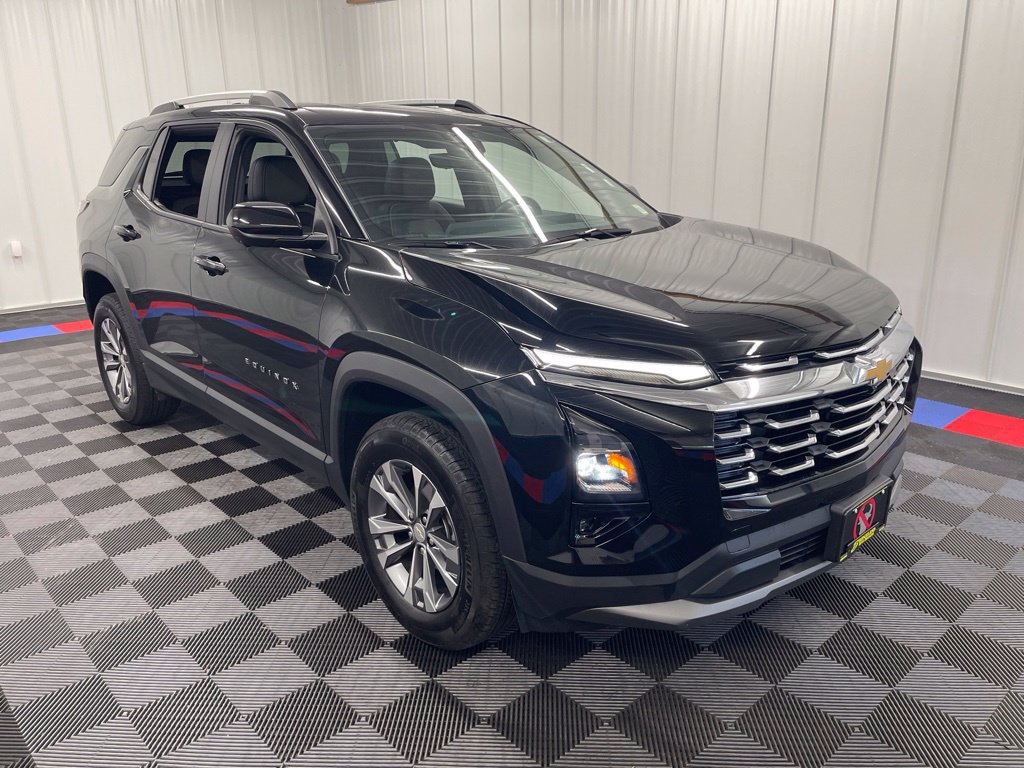 Used 2025 Chevrolet Equinox LT w/ Convenience Package II AWD/4WD image 3
