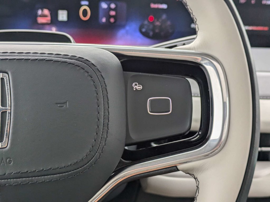 Certified 2026 Lincoln Navigator Reserve AWD/4WD image 29