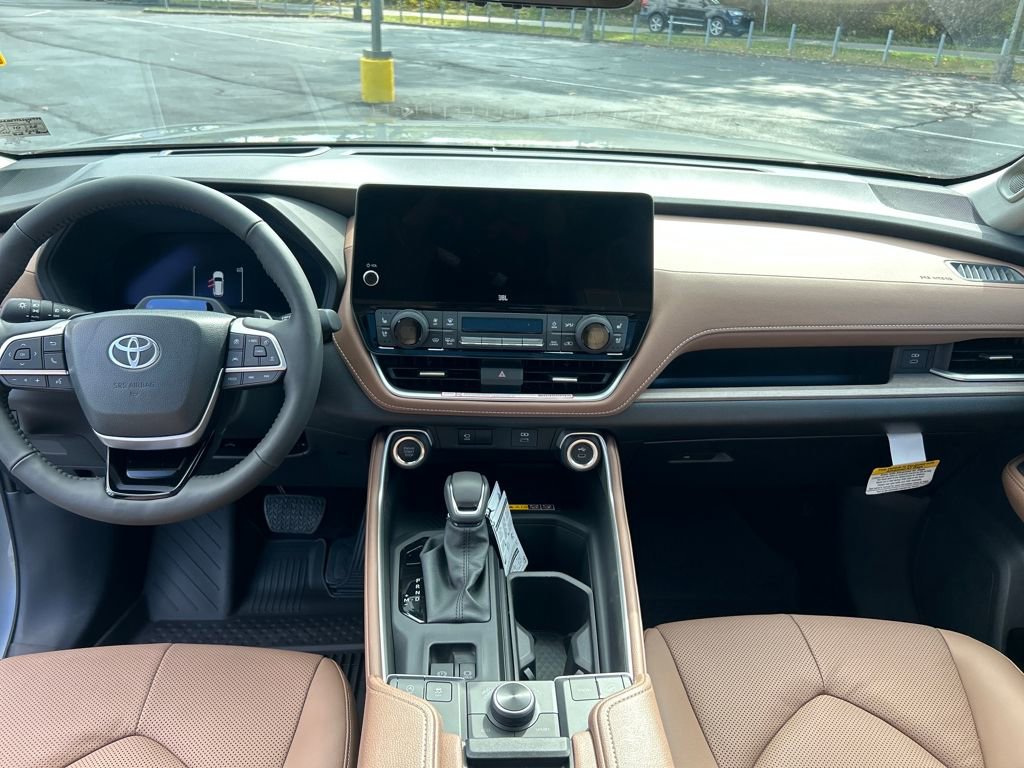 New 2026 Toyota Grand Highlander Platinum image 12