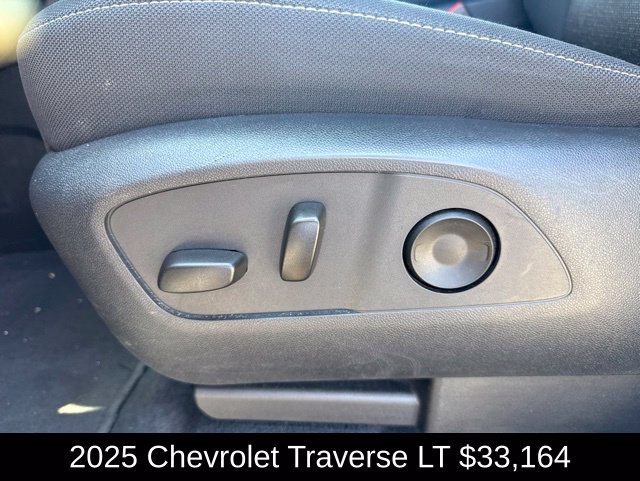 Used 2025 Chevrolet Traverse LT FWD image 10