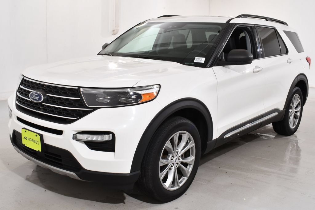 Used 2022 Ford Explorer XLT w/ Equipment Group 202A AWD/4WD image 2