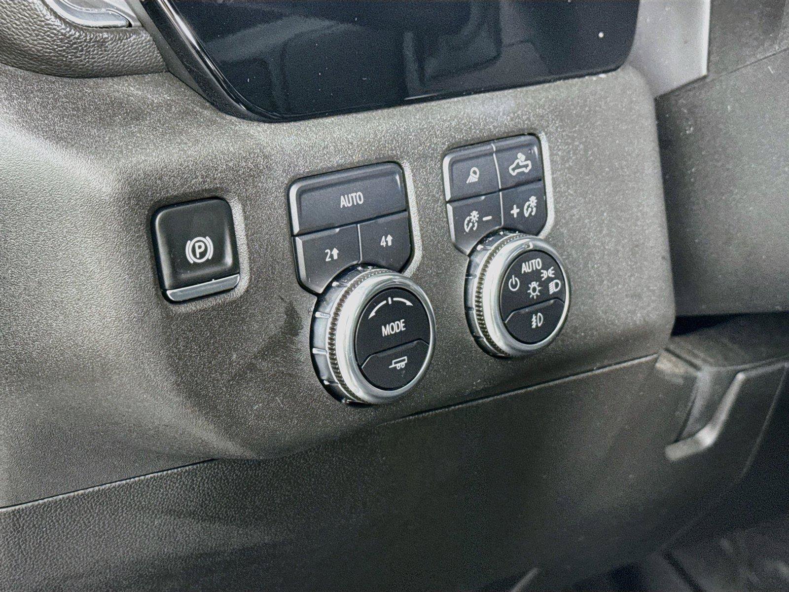 Used 2025 GMC Sierra 1500 SLT AWD/4WD image 16