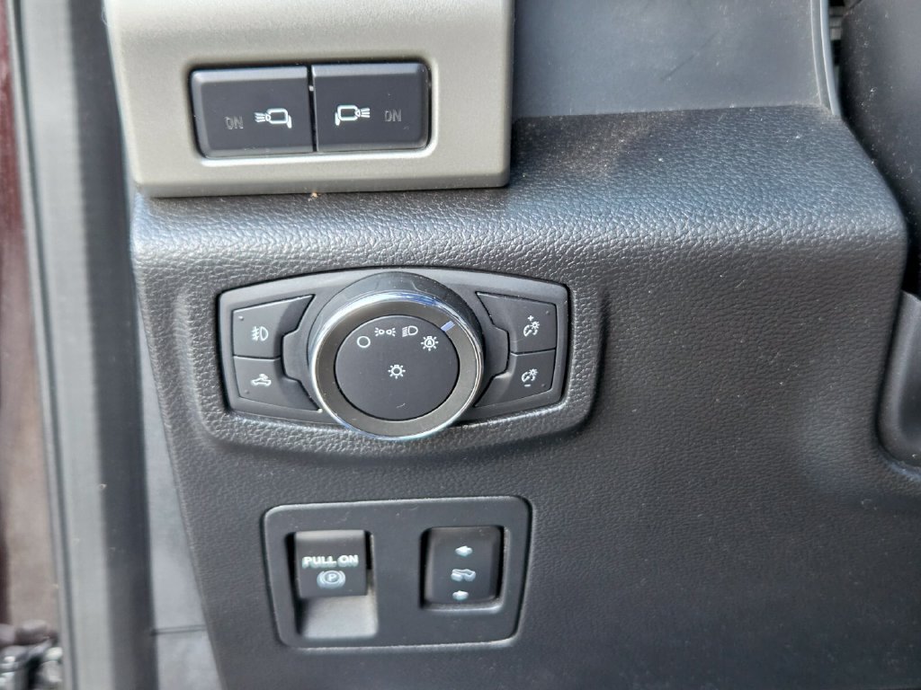Used 2020 Ford F150 Lariat w/ Equipment Group 502A Luxury AWD/4WD image 29