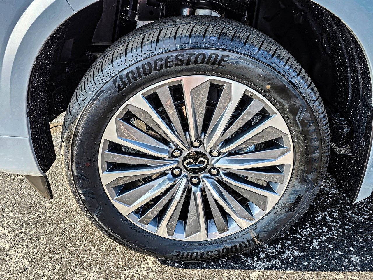 New 2026 INFINITI QX80 Luxe image 8