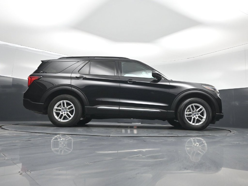 Used 2025 Ford Explorer Active AWD/4WD image 50