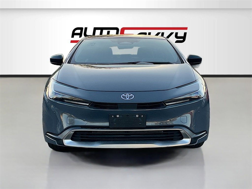 Used 2024 Toyota Prius Prime SE image 2