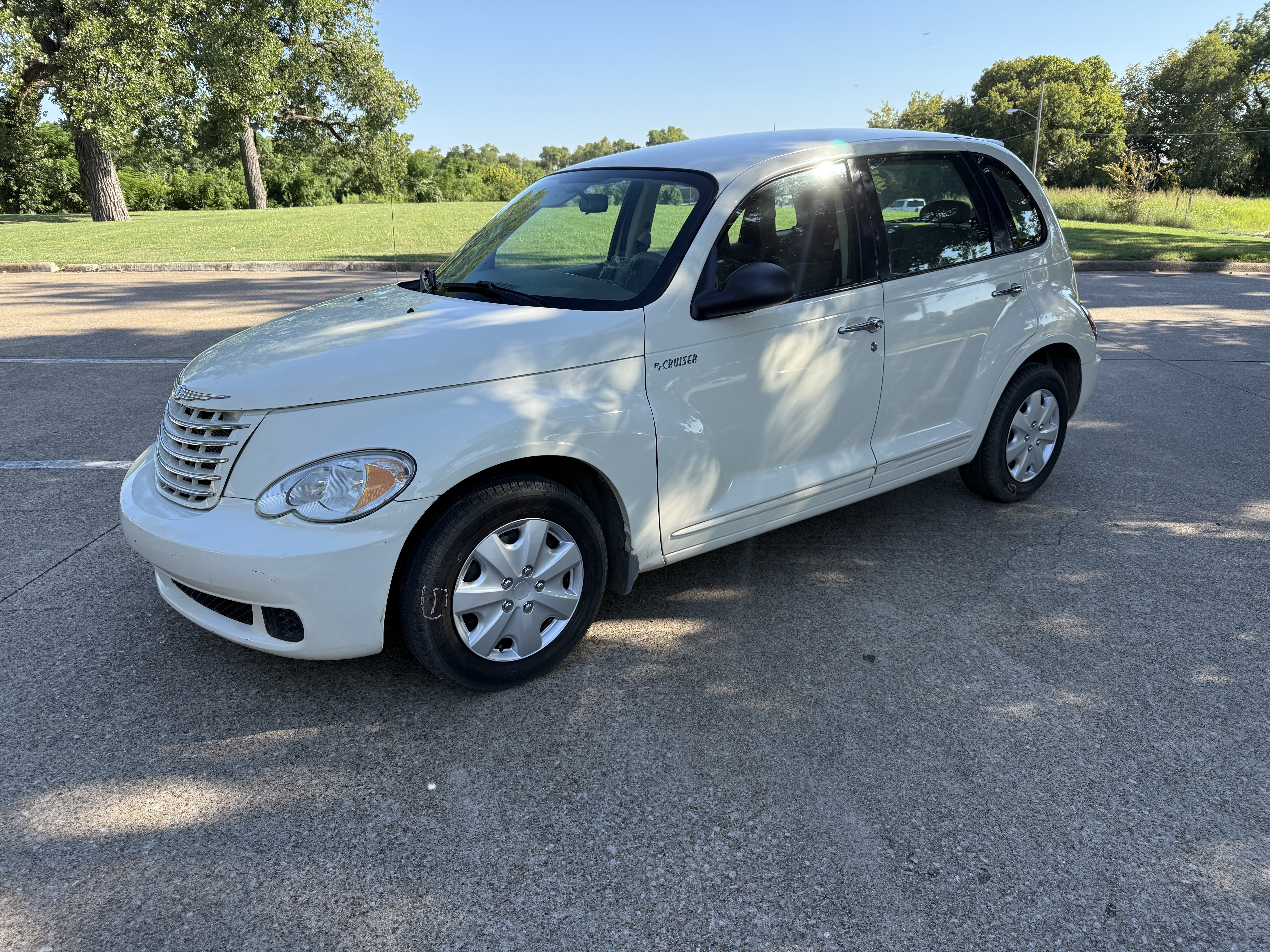 Used 2006 Chrysler PT Cruiser Touring FWD image 1