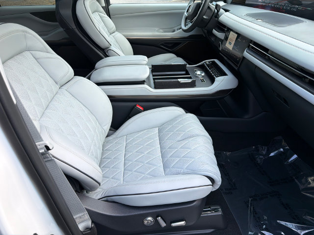 New 2027 Lincoln Navigator L Black Label AWD/4WD image 14