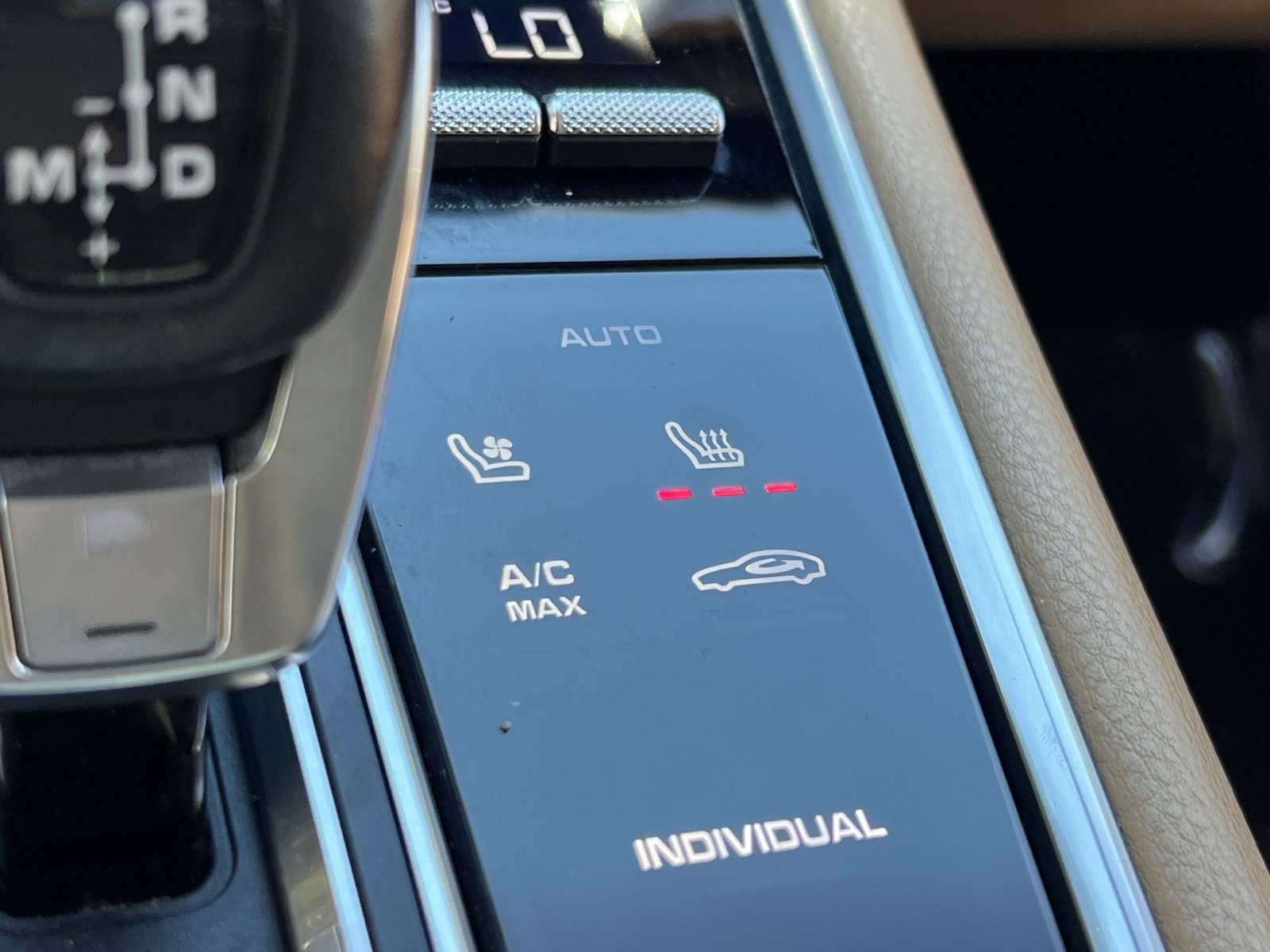 Used 2018 Porsche Panamera RWD image 39