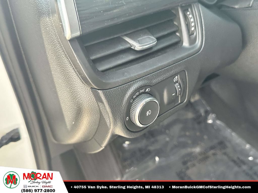Certified 2019 Buick Envision Essence FWD image 19