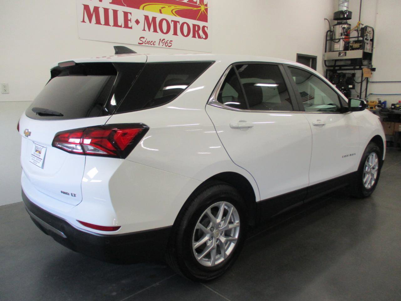 Used 2023 Chevrolet Equinox LT w/ Driver Convenience Package image 7