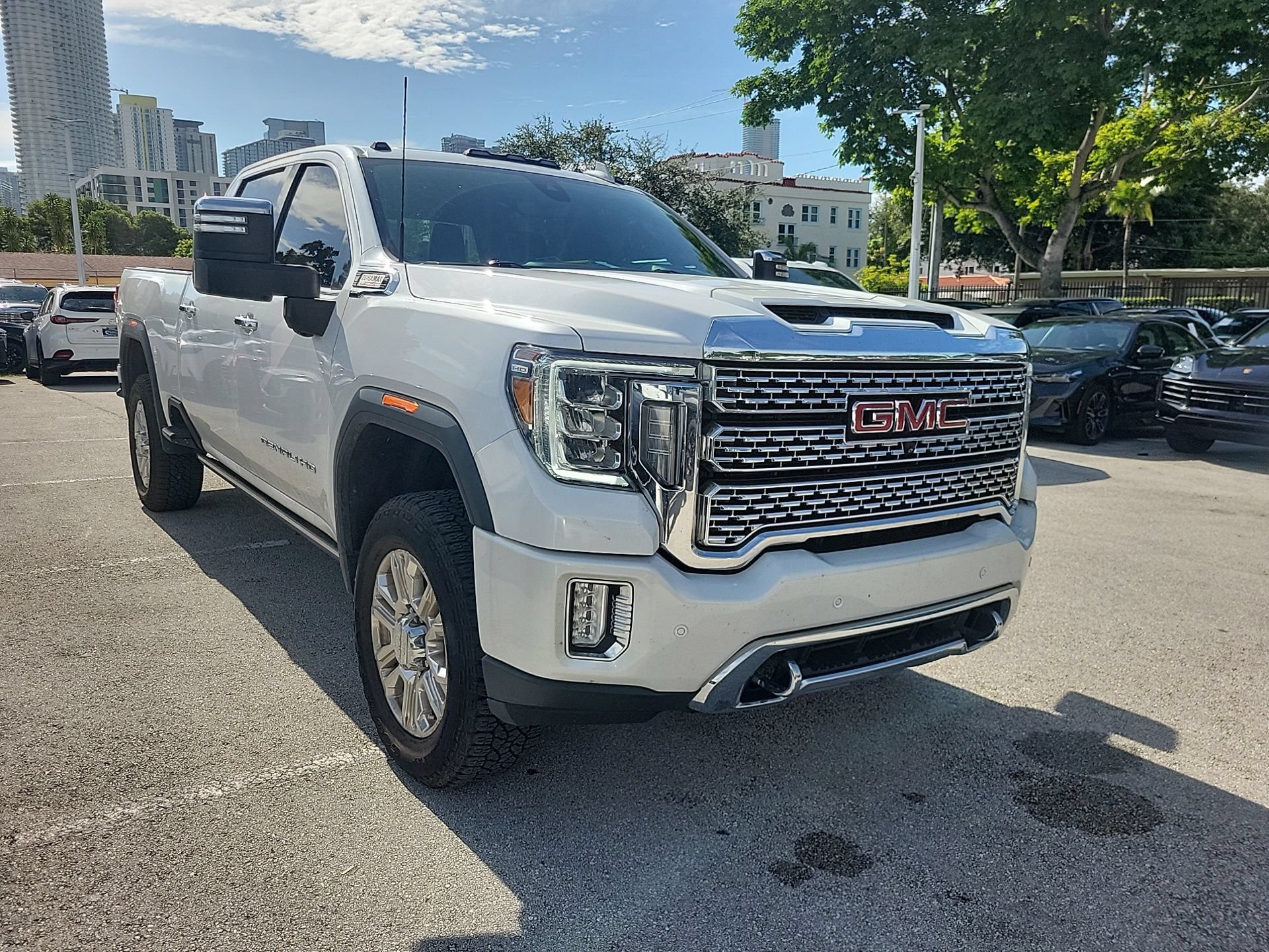 Used 2021 GMC Sierra 2500 Denali w/ Denali Ultimate Package AWD/4WD image 3