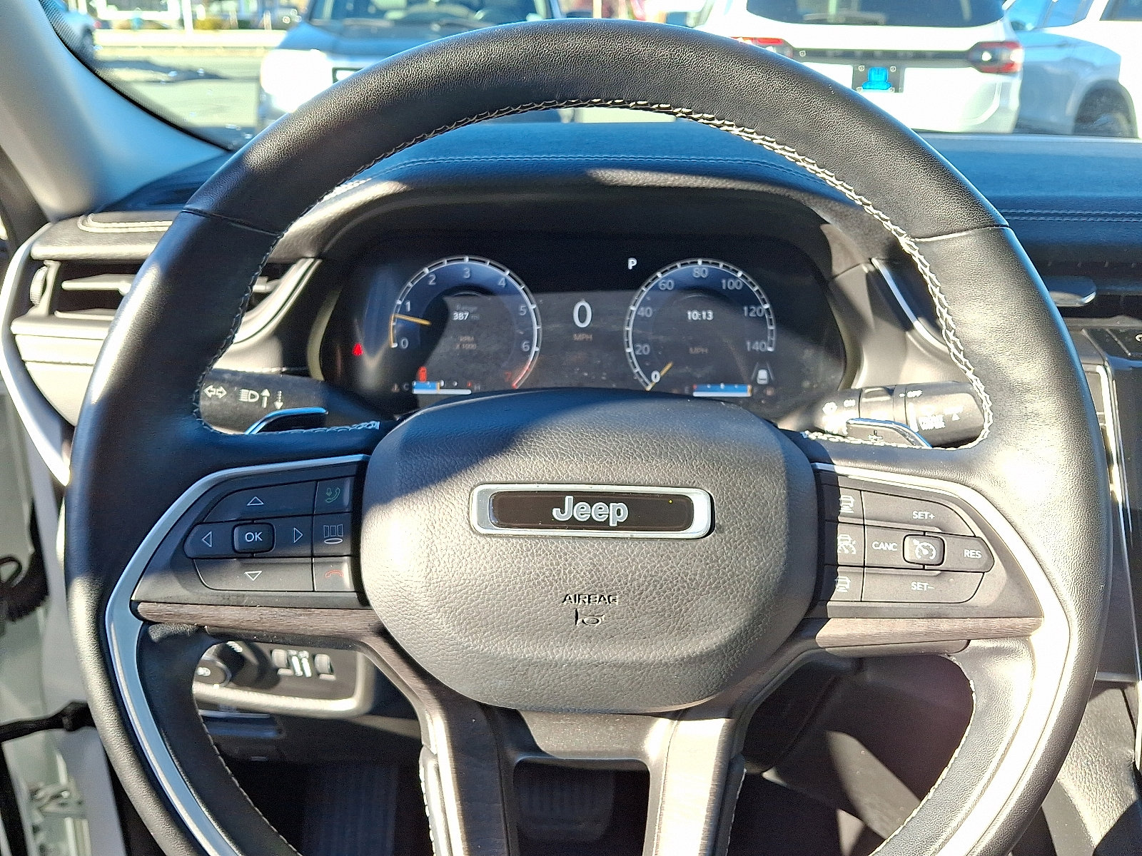 Used 2022 Jeep Grand Cherokee Limited image 19
