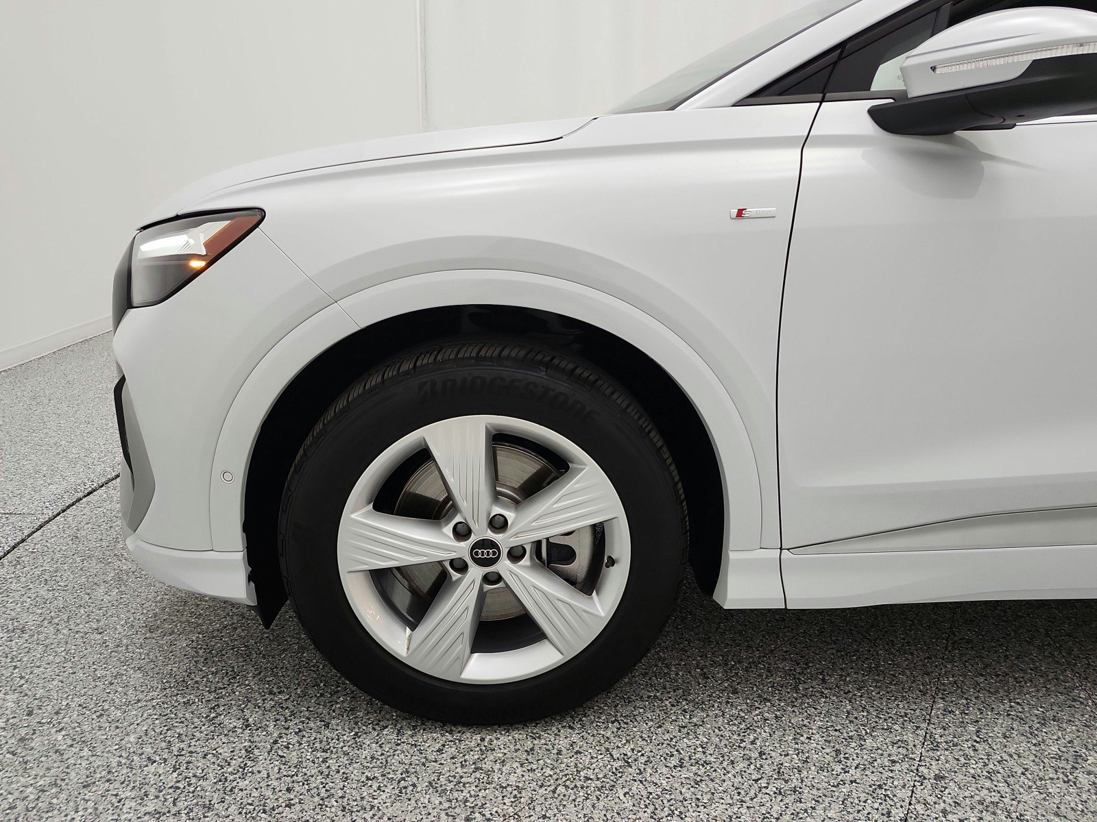 Used 2024 Audi Q4 e-tron Premium Plus w/ Premium Plus AWD/4WD image 17